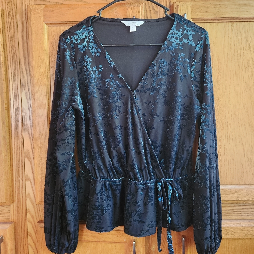 Laura Conrad Green Velvet Top Size Small